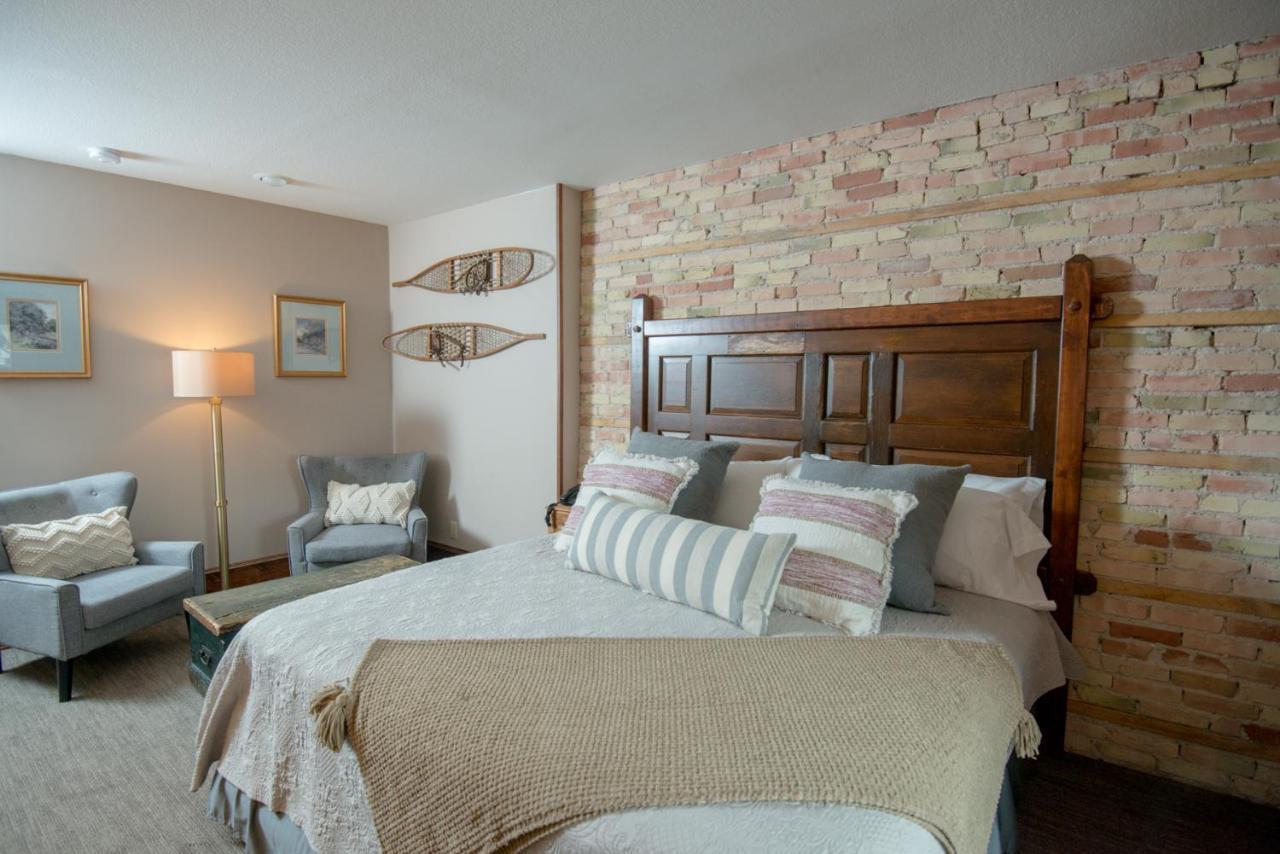 At Cedar Crossing Inn Sturgeon Bay