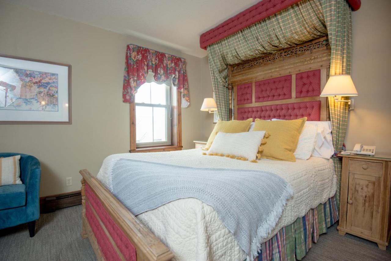 At Cedar Crossing 3*